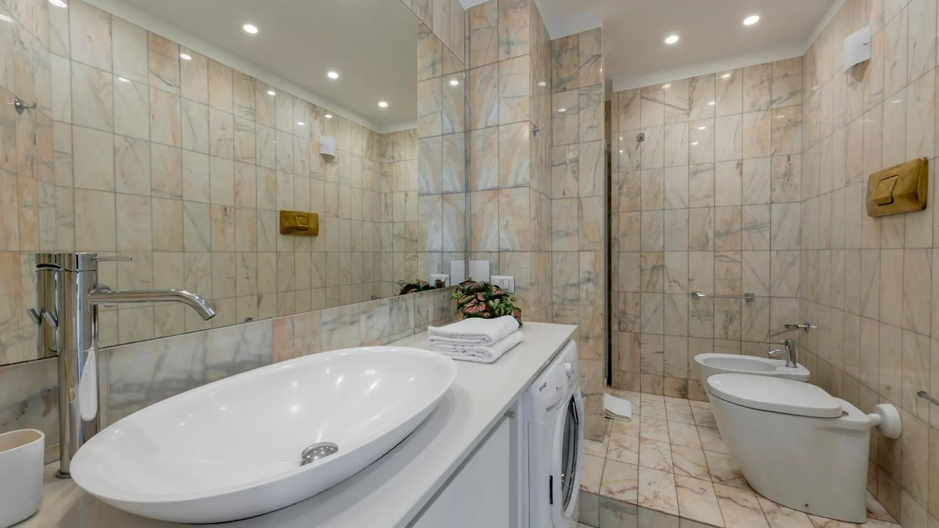 Milan Royal Suites - Duomo Santo Stefano 0*,  Italy