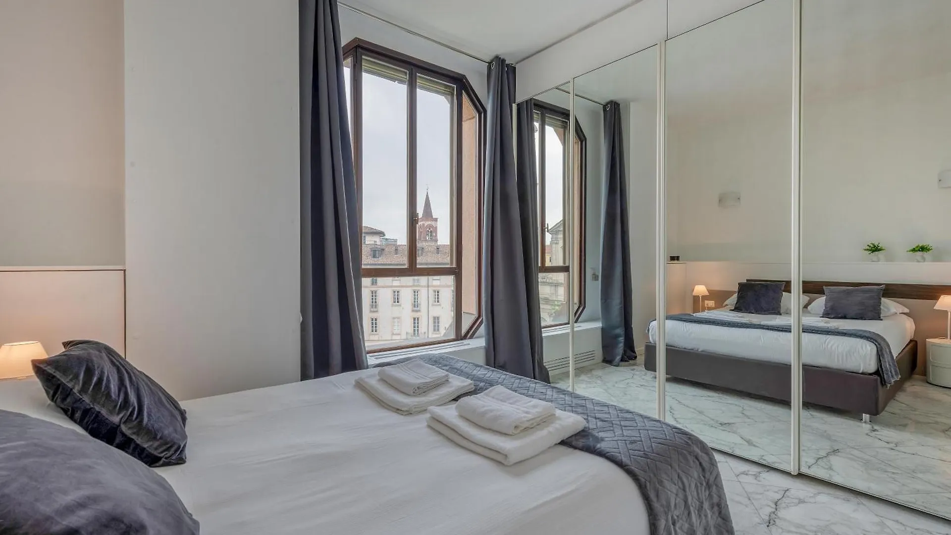 Milan Royal Suites - Duomo Santo Stefano Italy