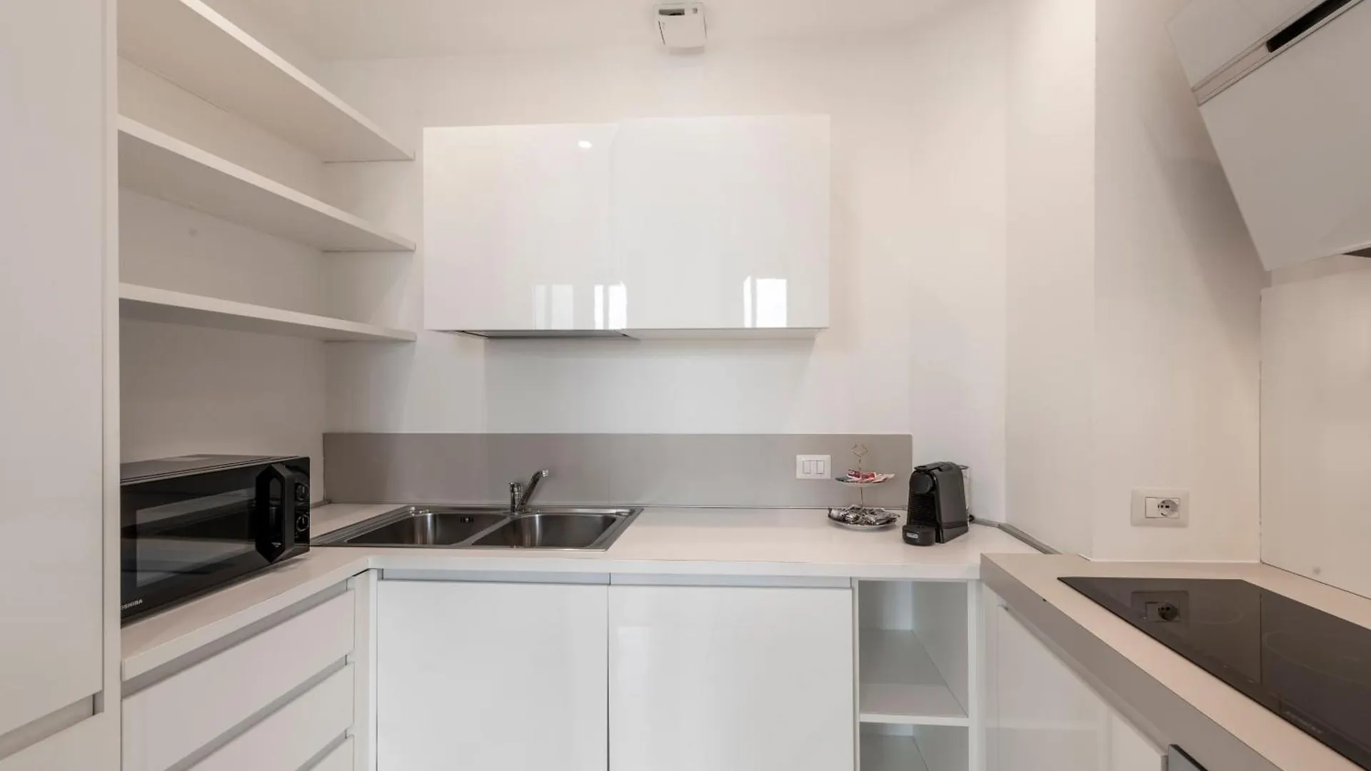 Apartment Milan Royal Suites - Duomo Santo Stefano
