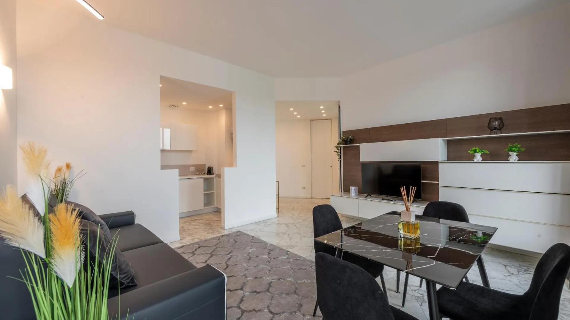 Milan Royal Suites - Duomo Santo Stefano Apartment