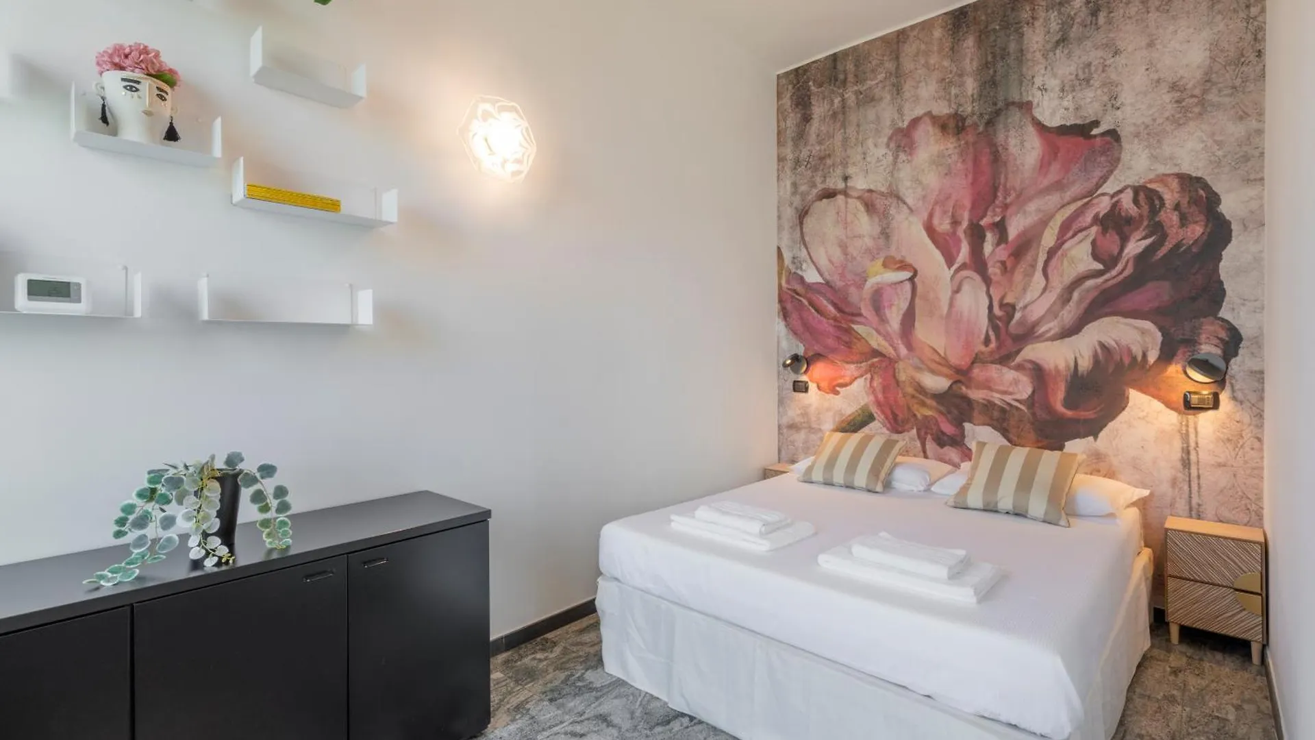 Apartment Milan Royal Suites - Duomo Santo Stefano Italy